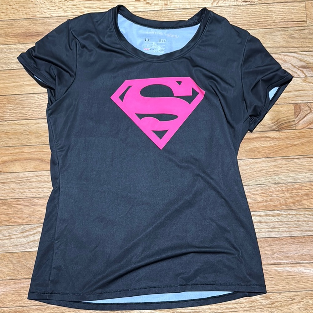 Large under armour fitted shirt with Superman nwot